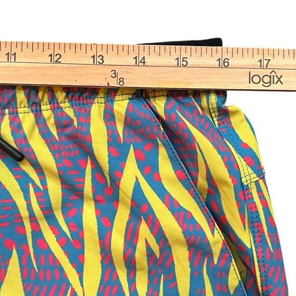 Maamgic 6 Inch Yellow Flame Hybrid Shorts Mens Large Pull-On Abstract Print - Picture 6 of 8